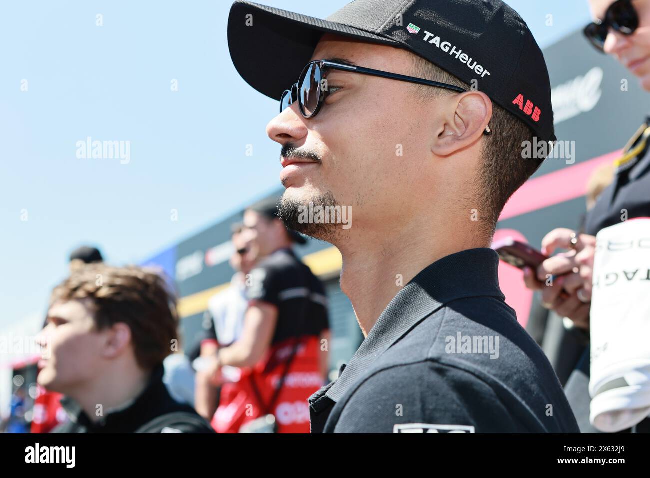 Allemagne, Berlin, le 12 mai 2024.Pascal Wehrlein sur la voie de Pit avant la course de la 10e manche du Championnat ABB FIA de formule E 2023/24. Le Berlin E-Prix 2024 sera à Berlin les 11 et 12 mai 2024 avec une double course pour la dixième fois. La série de courses électriques 2023/2024 aura lieu à l'ancien aéroport de Tempelhof. Crédit : Sven Struck/Alamy Live News Banque D'Images