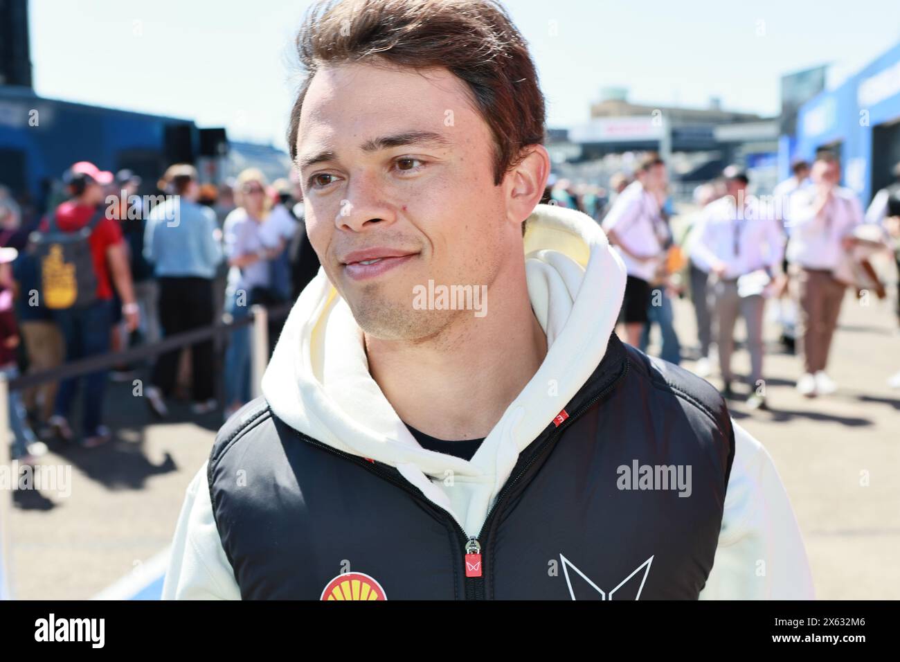 Allemagne, Berlin, le 12 mai 2024.Nyck de Vries sur la voie de Pit avant la course de la 10e manche du Championnat ABB FIA de formule E 2023/24. Le Berlin E-Prix 2024 sera à Berlin les 11 et 12 mai 2024 avec une double course pour la dixième fois. La série de courses électriques 2023/2024 aura lieu à l'ancien aéroport de Tempelhof. Crédit : Sven Struck/Alamy Live News Banque D'Images