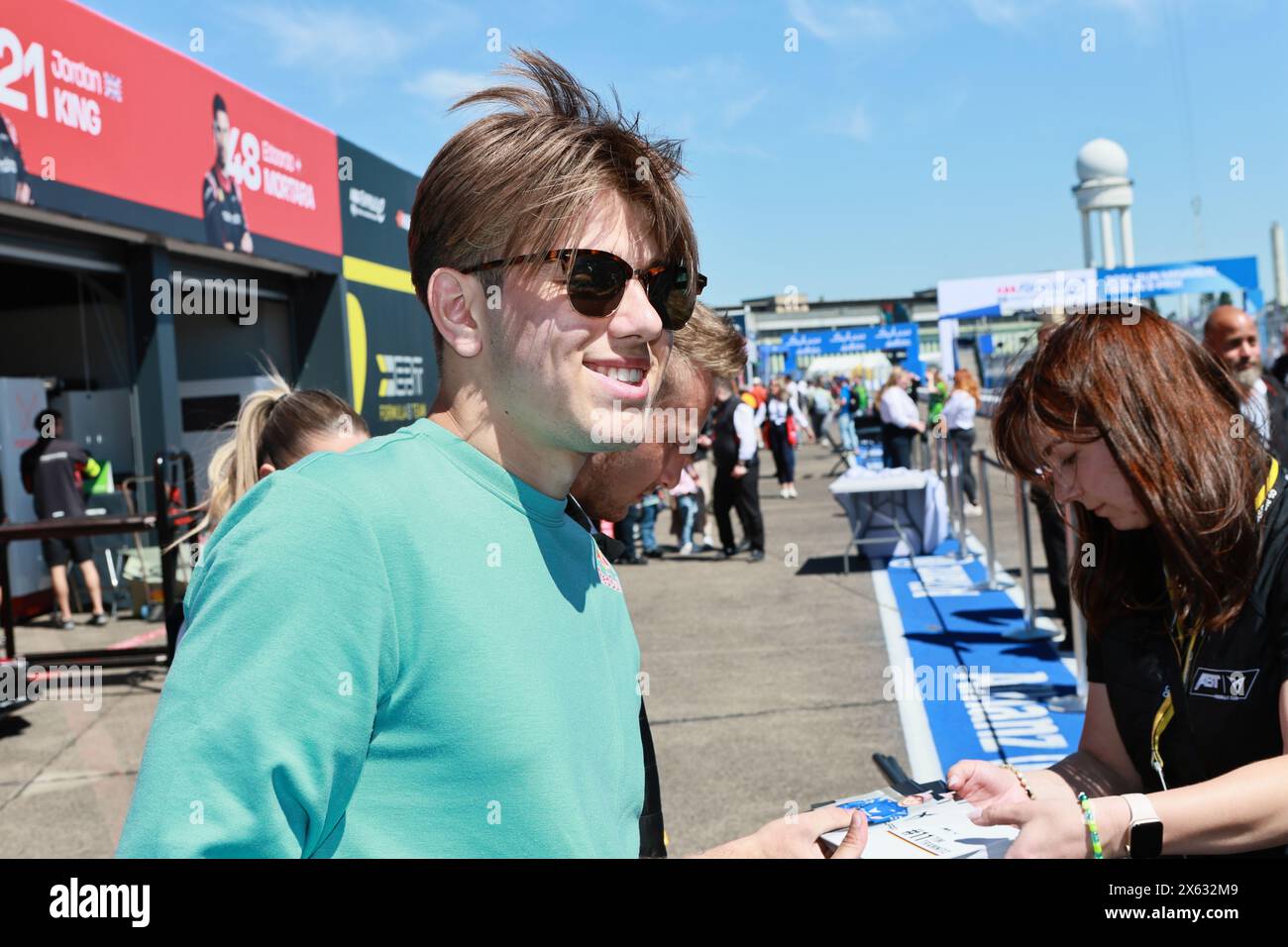 Allemagne, Berlin, le 12 mai 2024.Tim Tramnitz au Pit Lane avant la course de la 10e manche du Championnat ABB FIA de formule E 2023/24. Le Berlin E-Prix 2024 sera à Berlin les 11 et 12 mai 2024 avec une double course pour la dixième fois. La série de courses électriques 2023/2024 aura lieu à l'ancien aéroport de Tempelhof. Crédit : Sven Struck/Alamy Live News Banque D'Images