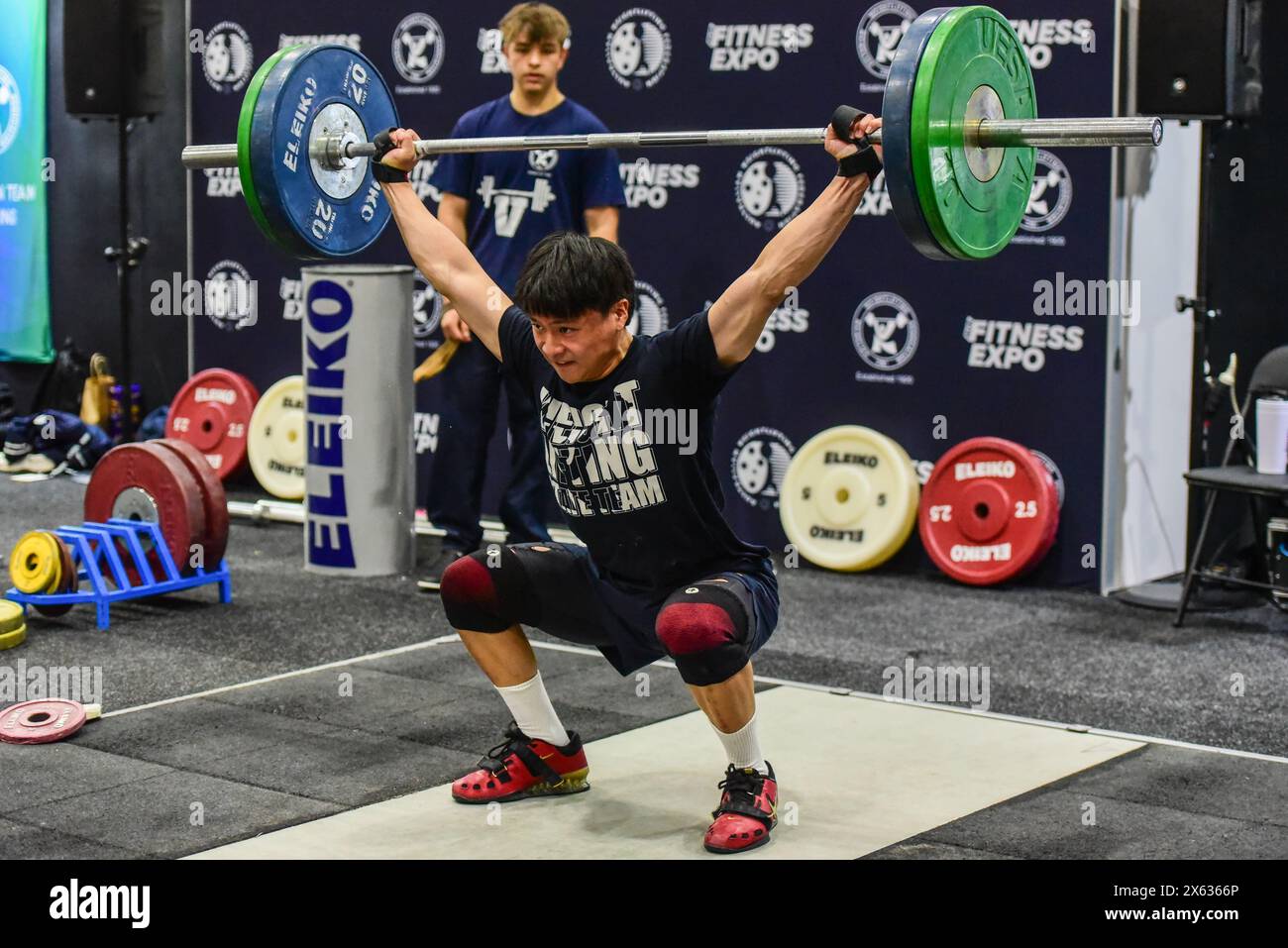 Oliver Lang, jeune haltérophile australien, est vu en action au Melbourne Convention and Exhibition Centre lors de la démonstration d'haltérophilie à l'AUS Fitness Expo 2024. L'Aus Fitness Expo est le plus grand et le plus passionnant festival australien de fitness, de sport en direct, de santé active et de nutrition, rassemblant des milliers de passionnés de fitness pour une célébration ultime de la culture du fitness. Banque D'Images