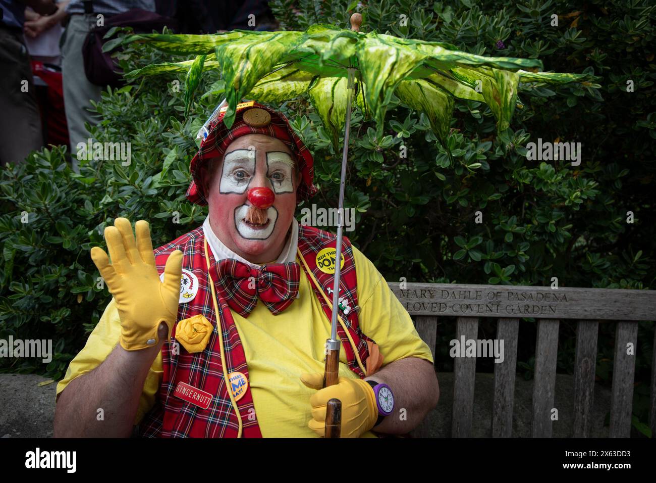 Londres, Royaume-Uni. 12 mai 2024.marionnettes, marionnettistes et spectateurs se sont réunis à Covent Garden pour le Festival annuel de marionnettes en l'honneur du 362ème anniversaire de Mr Punch. Crédit : Kiki Streitberger/Alamy Live News Banque D'Images