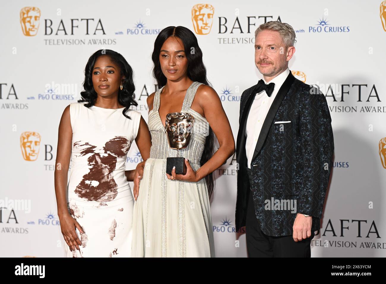 Royal Festival Hall, LONDRES, ANGLETERRE, Royaume-Uni - 12 MAI 2024 : Adelayo Adedayo, Jasmine Jobson, la gagnante du second rôle et Martin Freeman posent dans la salle des gagnants lors des BAFTA Television Awards 2024 avec P&O Cruises, Londres, Royaume-Uni. Crédit : Voir Li/Picture Capital/Alamy Live News Banque D'Images