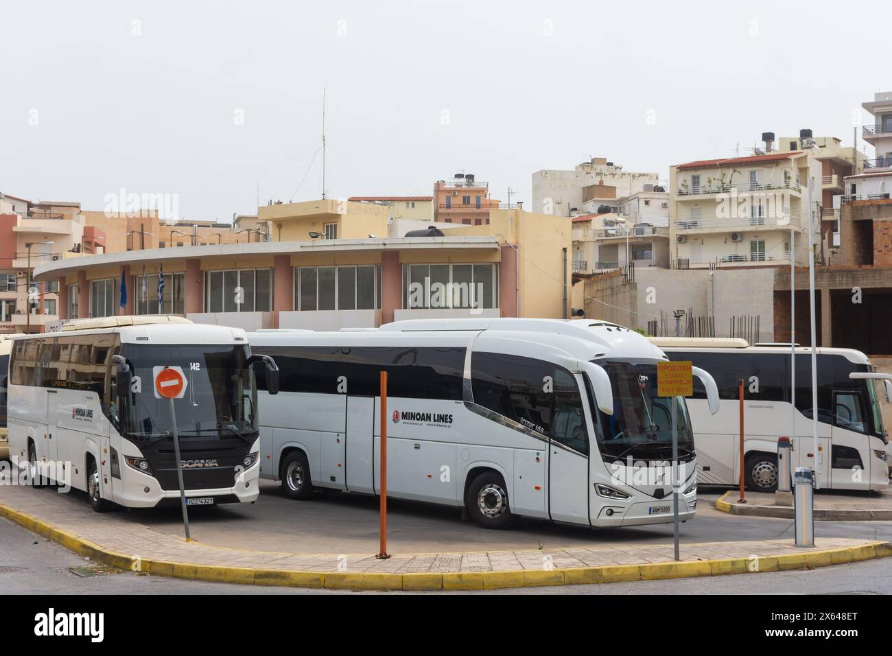 Minoan lignes de bus à la gare routière d'Agios Nikolaos Banque D'Images