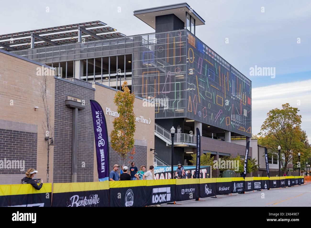 Arkansas, OCT 21 2023 - événement cycliste à vie dans le centre-ville de Bentonville Banque D'Images