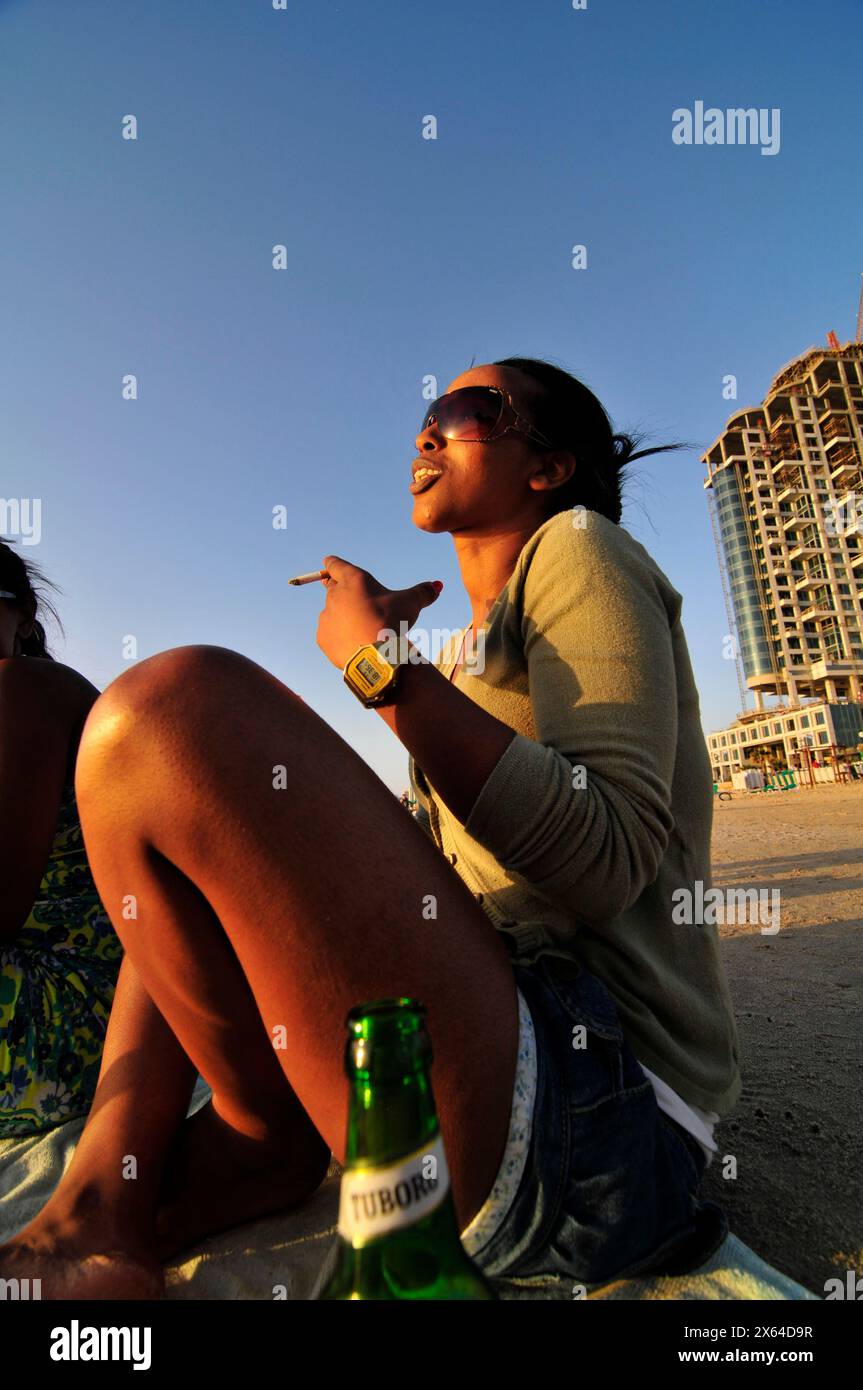 Beautés israéliennes sur la plage de tel-Aviv, Israël. Banque D'Images