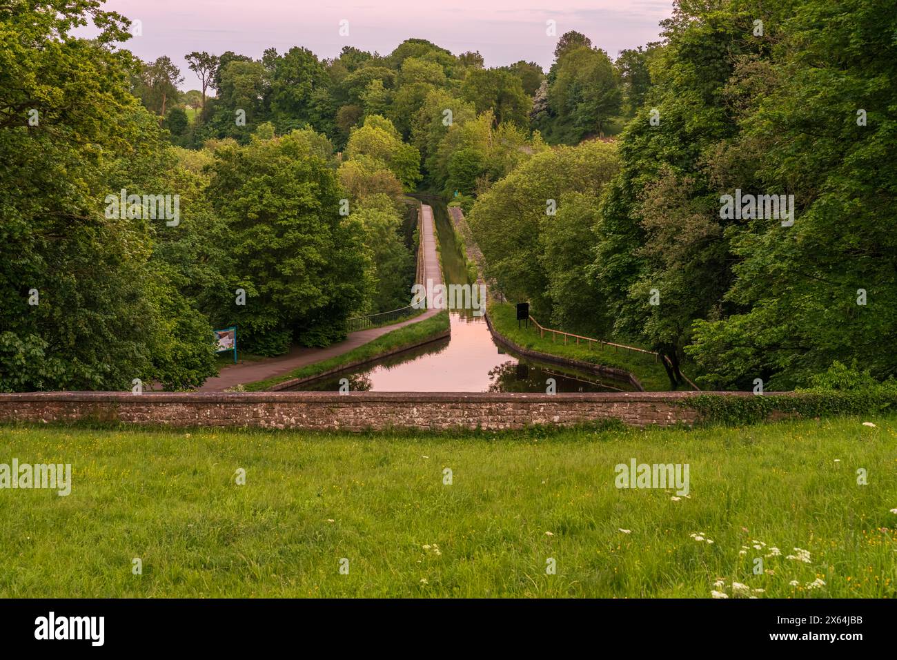 Ambiance nocturne à l'aqueduc et viaduc Chirk, Wrexham, Clwyd, pays de Galles, Royaume-Uni Banque D'Images