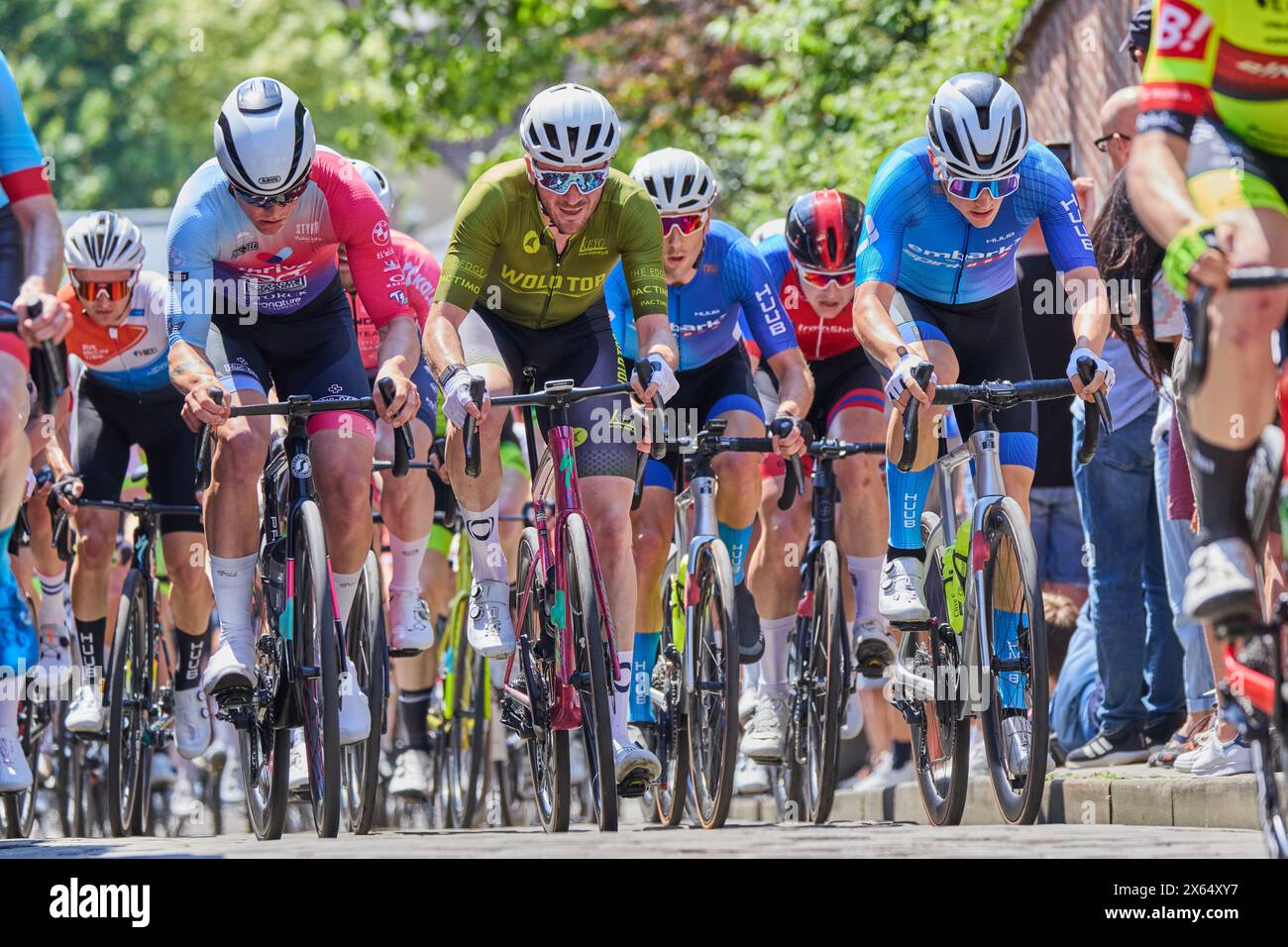 ROYAUME-UNI. 12 mai 2024. Rapha Lincoln Grand Prix Race 12 mai 2024 1. Matthieu Holmes 3:51:44 2. Adam Lewis (Team Skyline) 4 3. Matthew King (XSpeed United Continental) 9 crédit : Phil Crow/Alamy Live News Banque D'Images