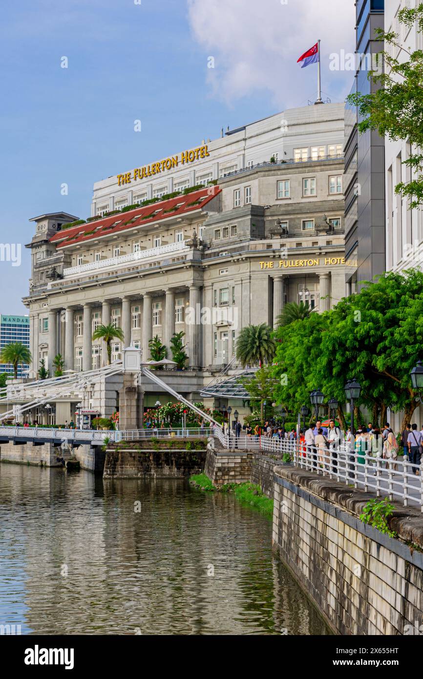 Promenade au bord de l'eau autour de l'hôtel Fullerton, Singapour Banque D'Images