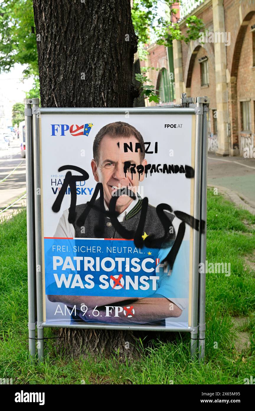 Vienne, Autriche. 13 mai 2024. FPÖ affiches pour les élections européennes de 2024 avec le FPÖ premier candidat Harald Vilimsky Banque D'Images