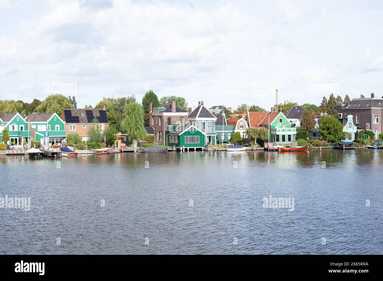 Maisons sur la rivière Zaan Banque D'Images