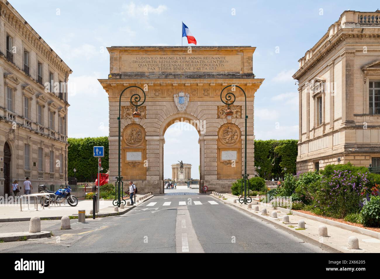 Montpellier, France - 09 juin 2018 : la porte du Peyrou est un arc de triomphe situé à l'extrémité est du jardin de Peyrou, un parc près du cente Banque D'Images