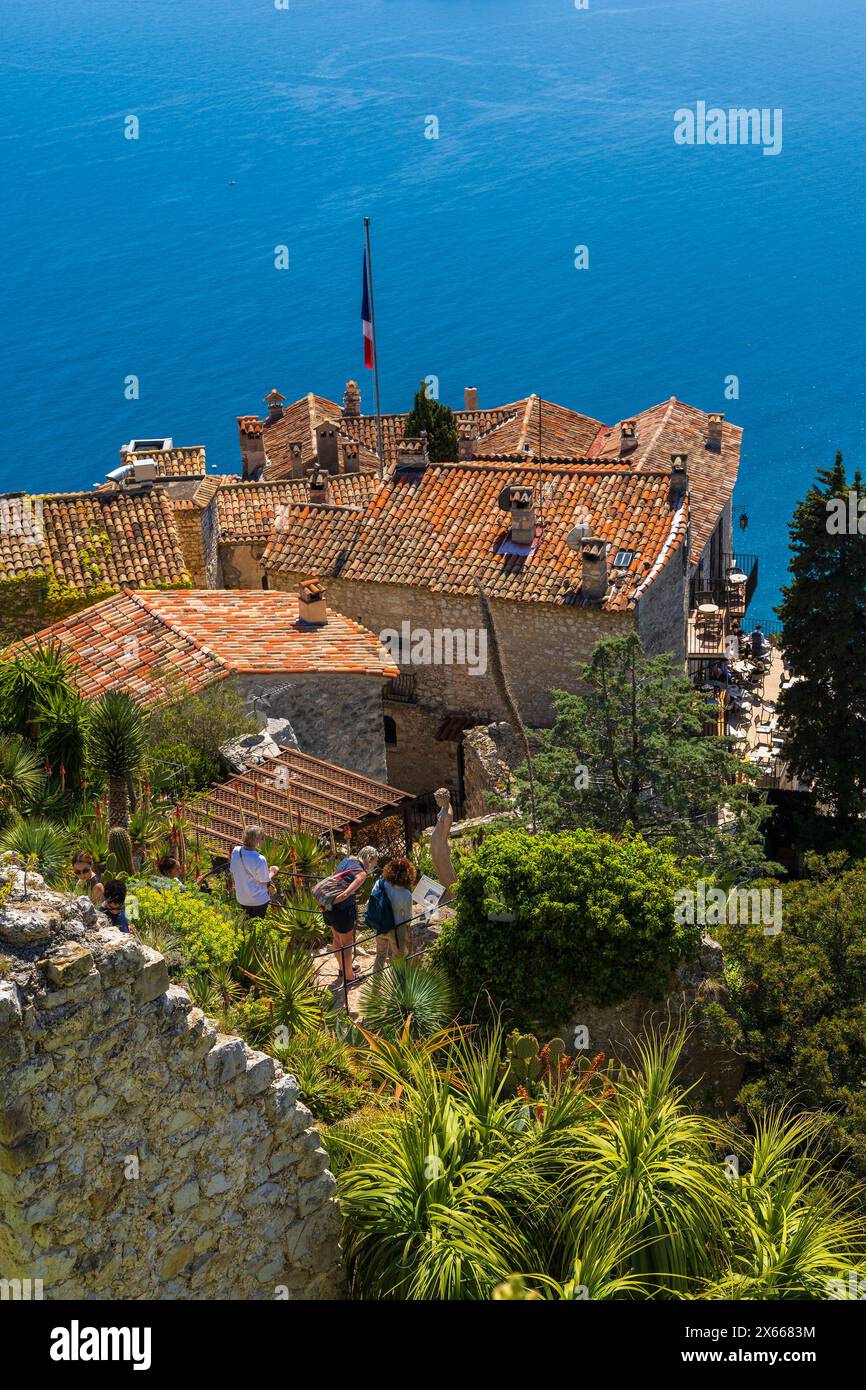 FRANCE. CÔTE D'AZUR. ALPES-MARITIMES (06) VILLAGE D'EZE, LE JARDIN EXOTIQUE A ÉTÉ CRÉÉ SUR LE SITE D'UNE ANCIENNE FORTERESSE MÉDIÉVALE. LE PANORAMA I Banque D'Images