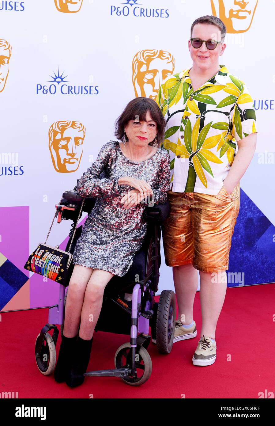 Liz Carr et JO Church assistent aux BAFTA TV Awards 2024, au Royal Festival Hall de Londres. Date de la photo : dimanche 12 mai 2024. Banque D'Images