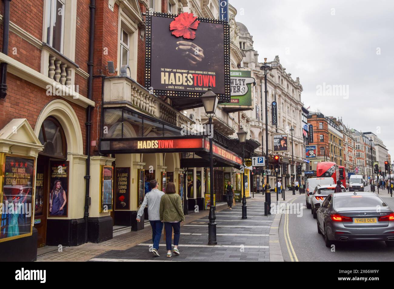 Londres, Royaume-Uni. 13 mai 2024. Théâtres sur Shaftesbury Avenue dans le West End, vue de jour. Crédit : Vuk Valcic/Alamy Banque D'Images