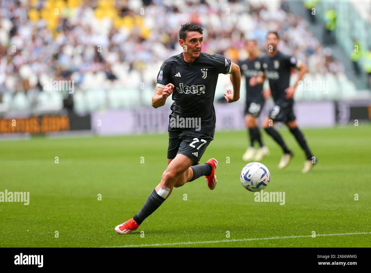 Andrea Cambiaso lors du match entre la Juventus FC et l'US Salernitana le 12 mai 2024 au stade Allianz de Turin, Italie. Banque D'Images