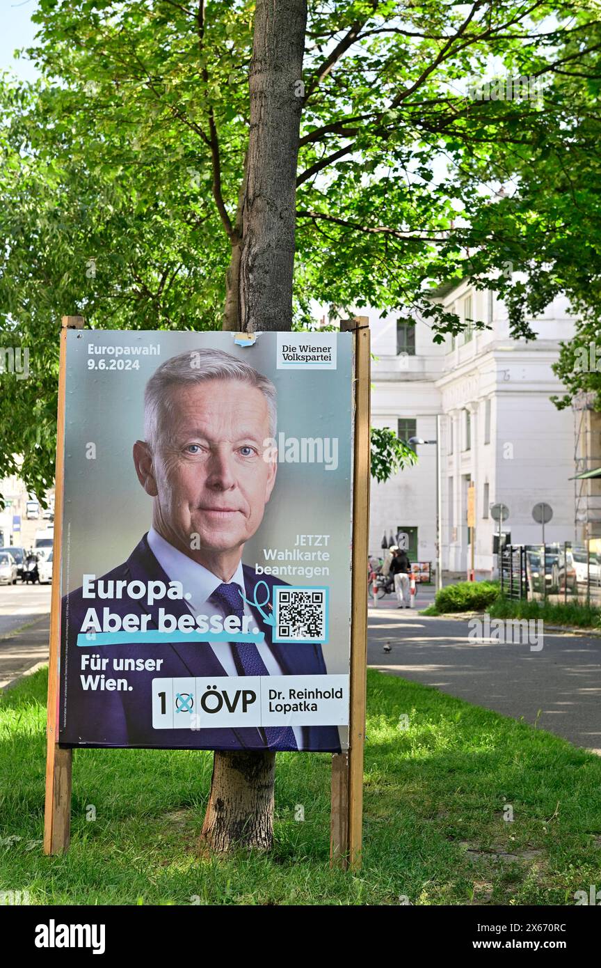Vienne, Autriche. 13 mai 2024. ÖVP affiches pour les élections européennes de 2024 avec le ÖVP premier candidat Reinhold Lopatka Banque D'Images