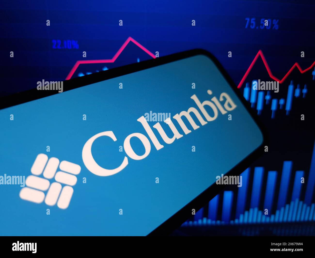 Konskie, Pologne - 12 mai 2024 : logo de la société Columbia Sportswear affiché sur le téléphone portable Banque D'Images