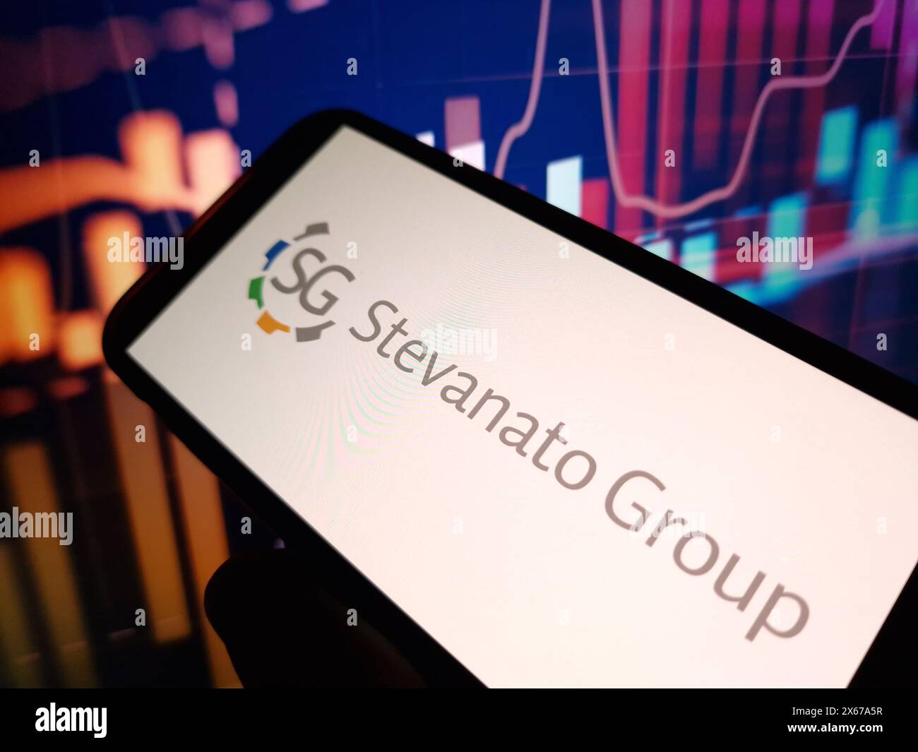 Konskie, Pologne - 12 mai 2024 : logo de la société Stevanato Group affiché sur le téléphone portable Banque D'Images