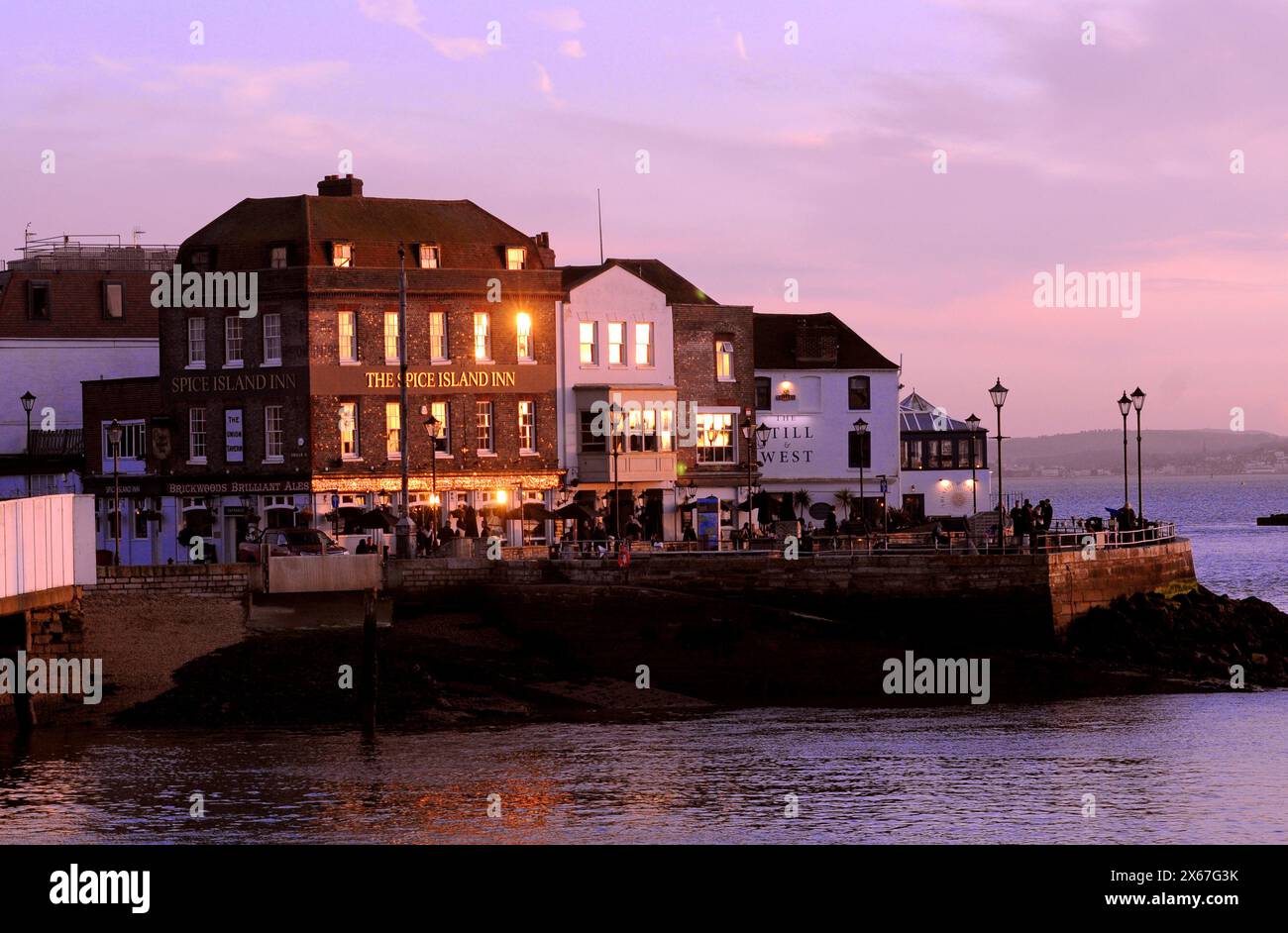 CHEMIN CÔTIER DE L'ANGLETERRE, ÎLE AUX ÉPICES DEPUIS GUNWHARF QUAYS, PORTSMOUTH, MARS 2024 PIC MIKE WALKER 2024 Banque D'Images