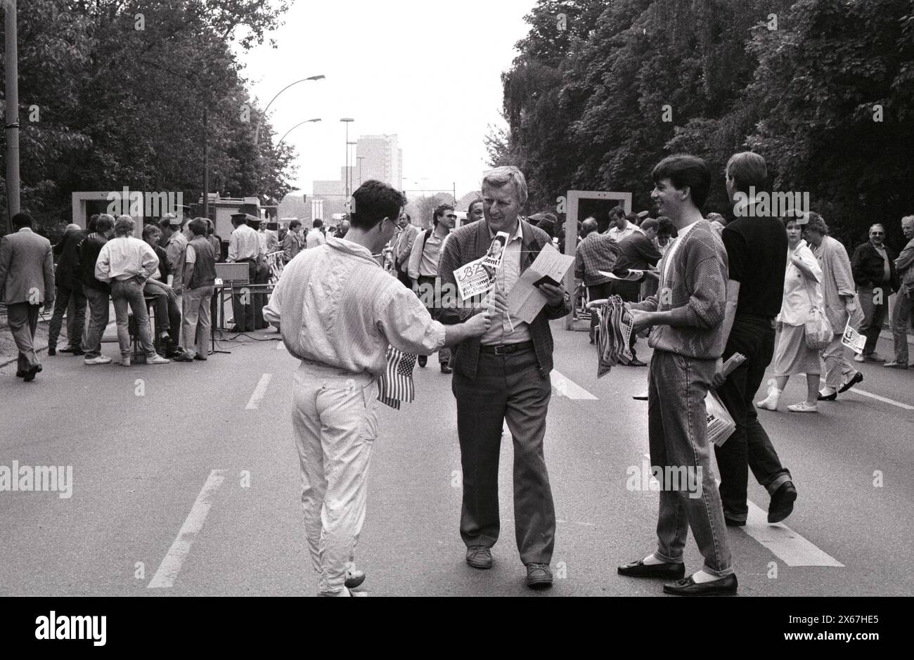 Scènes en marge de la visite du président américain Ronald Reagan à Berlin Banque D'Images