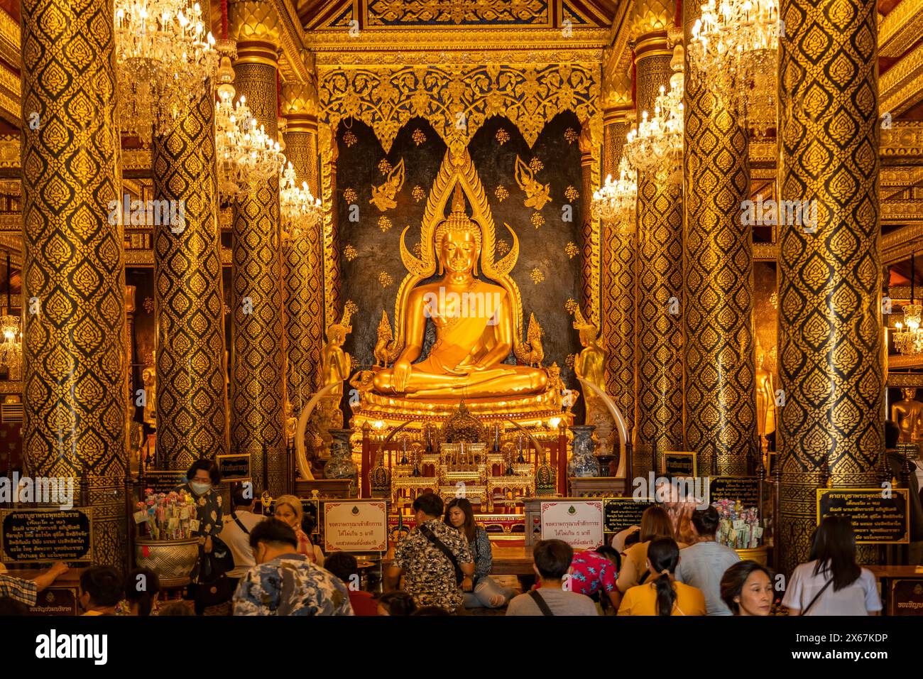 La statue vénérée de Bouddha Phra Putthachinnarat dans le style Sukhothai dans le temple Wat Phra si Rattana Mahathat, Phitsanulok, Thaïlande, Asie Banque D'Images