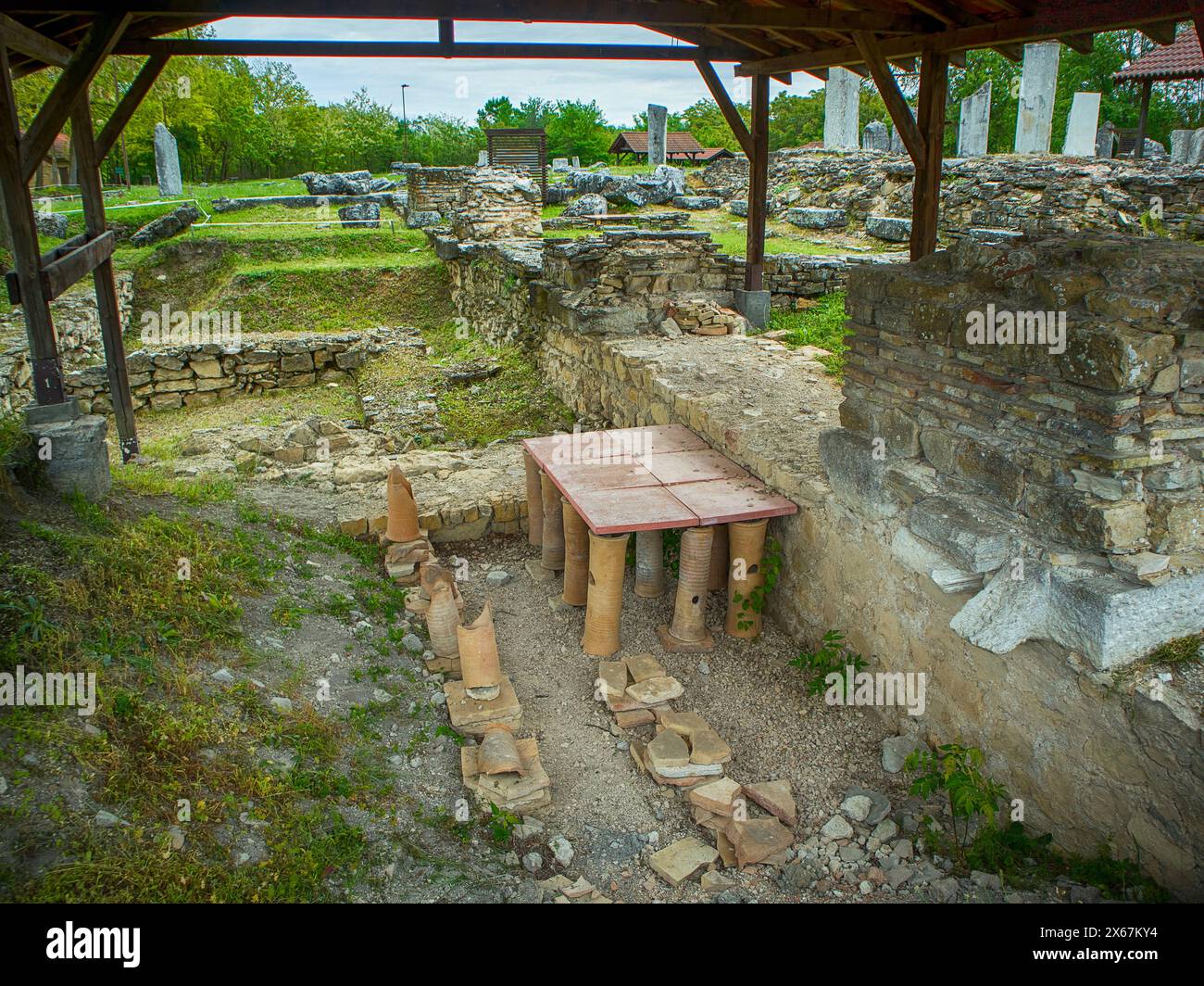 Ruines de la ville romaine et byzantine primitive de Nikopolis ad Istrum. Réserve archéologique 'Nicopolis ad Istrum'. Veliko Tarnovo. Bulgarie. Banque D'Images