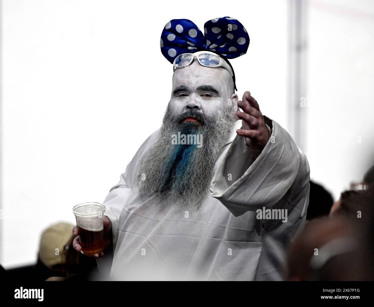 Prague, République tchèque. 13 mai 2024. Fan de la Finlande pendant le groupe A match du Championnat mondial 2024 de l'IIHF Norvège vs Finlande à Prague, République tchèque, le 13 mai 2024. Crédit : Katerina Sulova/CTK photo/Alamy Live News Banque D'Images