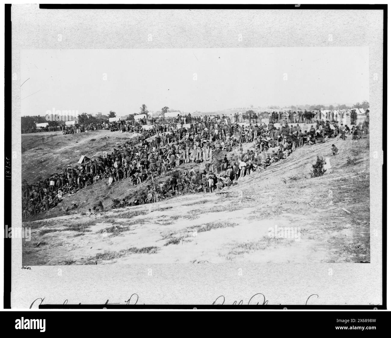 Prisonniers confédérés à belle Plain Landing, en Virginie, capturés avec la division de Johnson, le 12 mai 1864, photographies de la guerre de Sécession 1861-1865 Banque D'Images