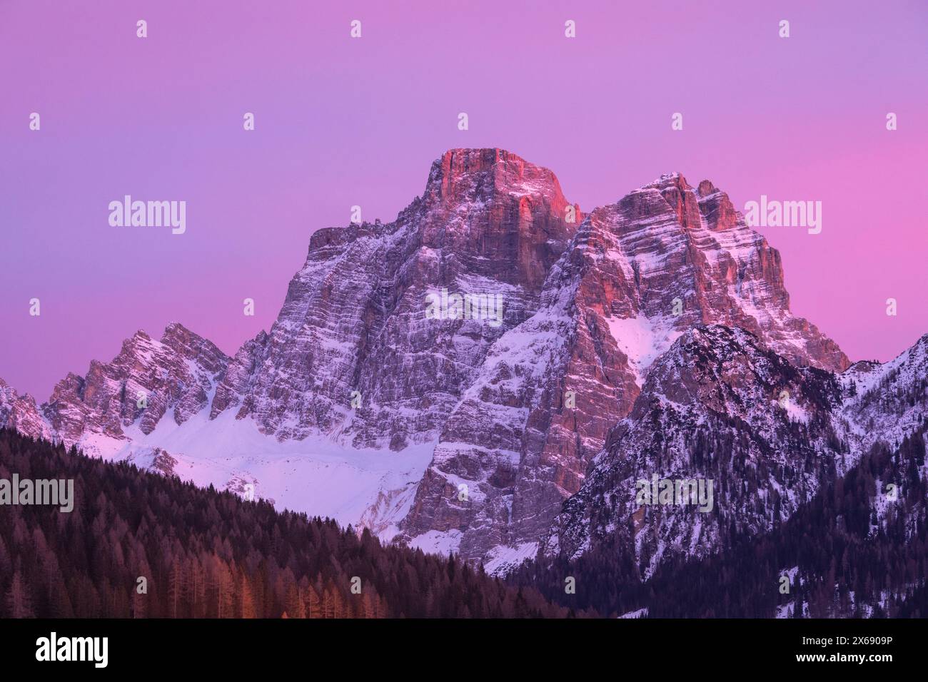 italie, vénétie, province de belluno, mont pelmo au crépuscule, vallée de fiorentina, dolomites Banque D'Images