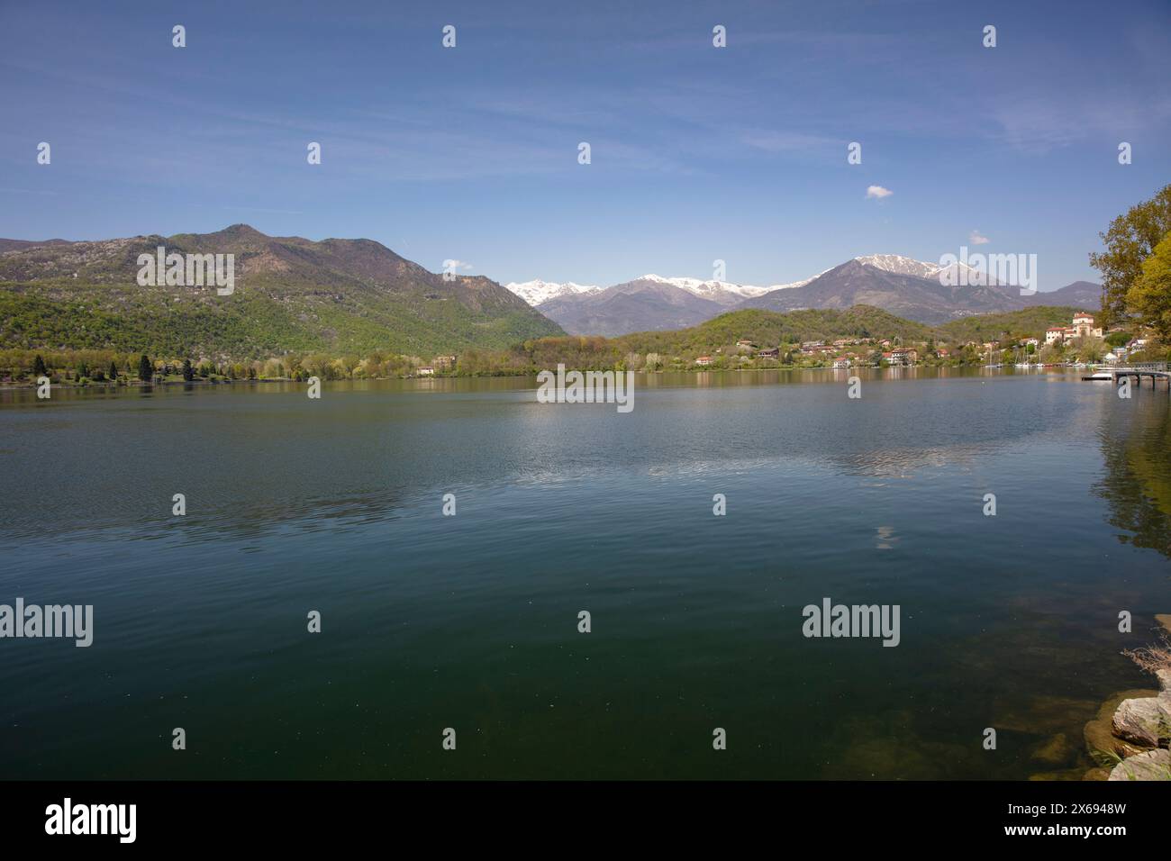 Parco Naturale dei Laghi di Avigliana, Lac, Alpes, montagnes, Piémont Banque D'Images