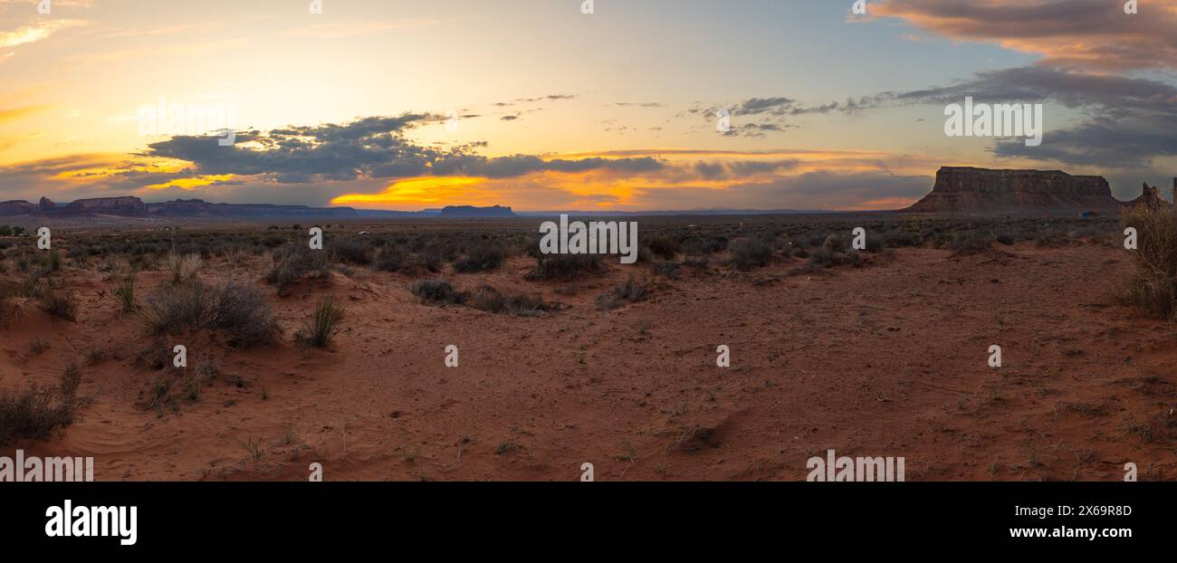 Panorama de Monument Valley - Nation tribale Navajo Banque D'Images