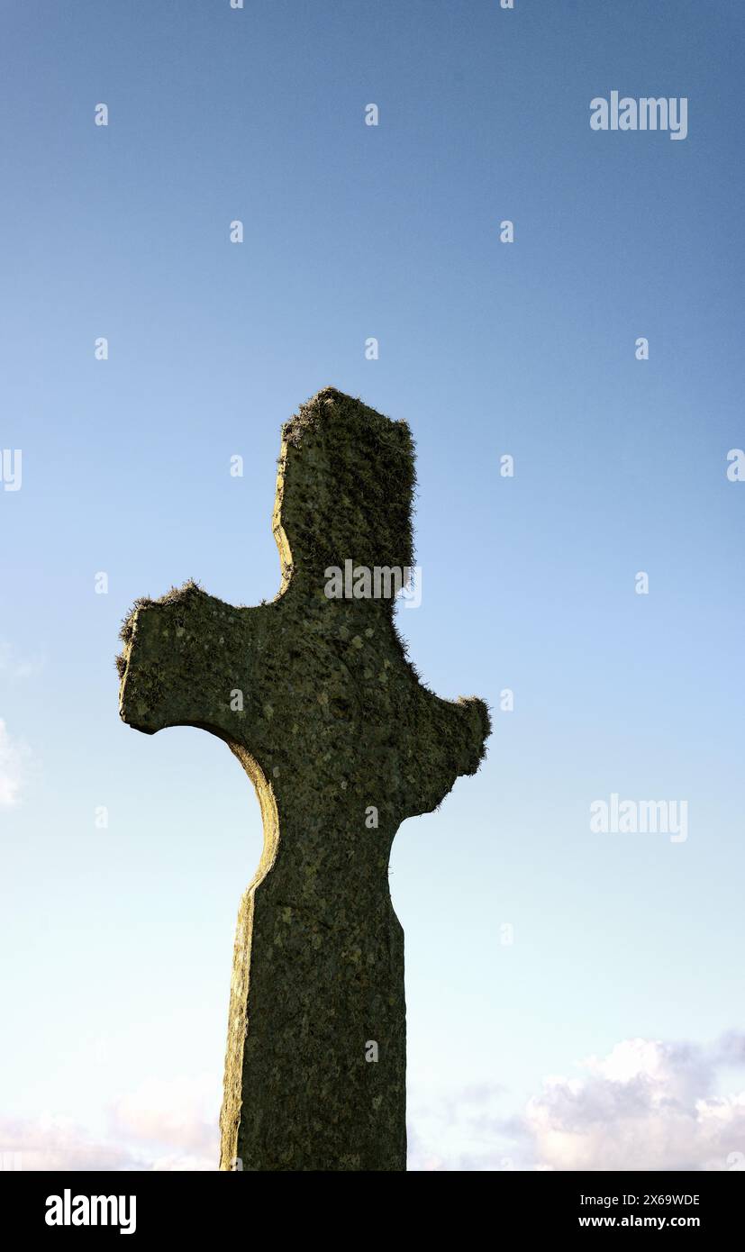 Kilnave Early Celtic Christian Cross à côté de la fin médiévale Kilnave Chapel sur Gruinart Bay, Islay, Hébrides intérieures, Écosse Banque D'Images