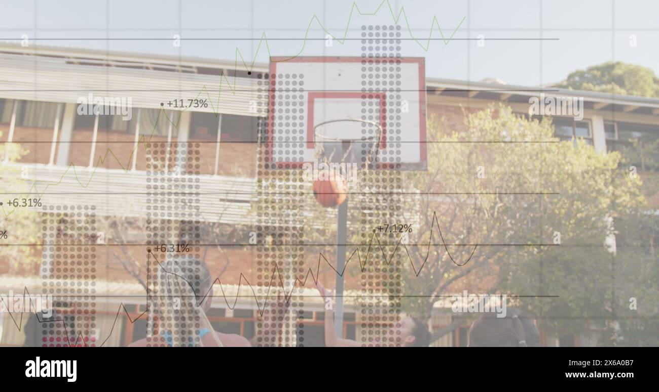 Image des statistiques et du traitement des données sur les filles jouant au basket-ball Banque D'Images