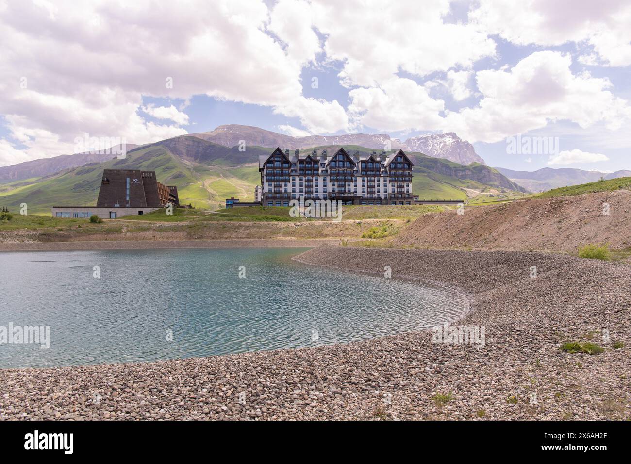 Région de Kusar. Azerbaïdjan. 05.17.2021. Complexe touristique hiver-été Shahdag. Banque D'Images