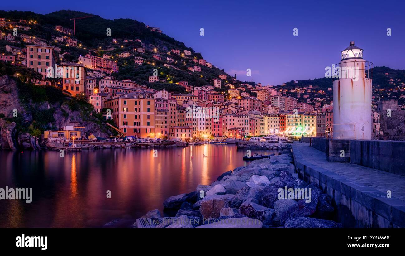 Camogli au coucher du soleil, Ligurie, Italie Banque D'Images