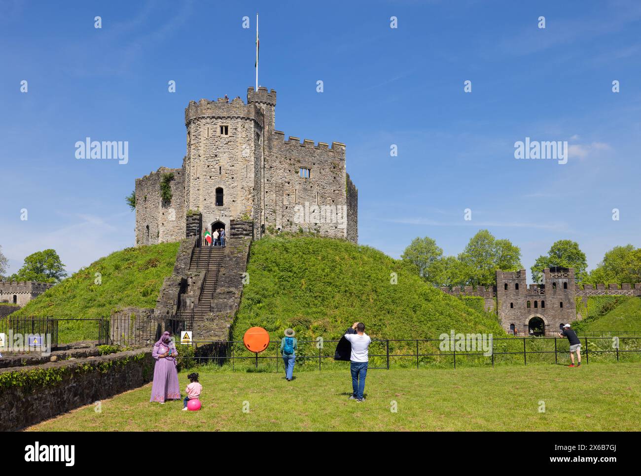 La motte et la cour normandes conçoivent le donjon Shell du château de Cardiff à Cardiff, au pays de Galles Banque D'Images