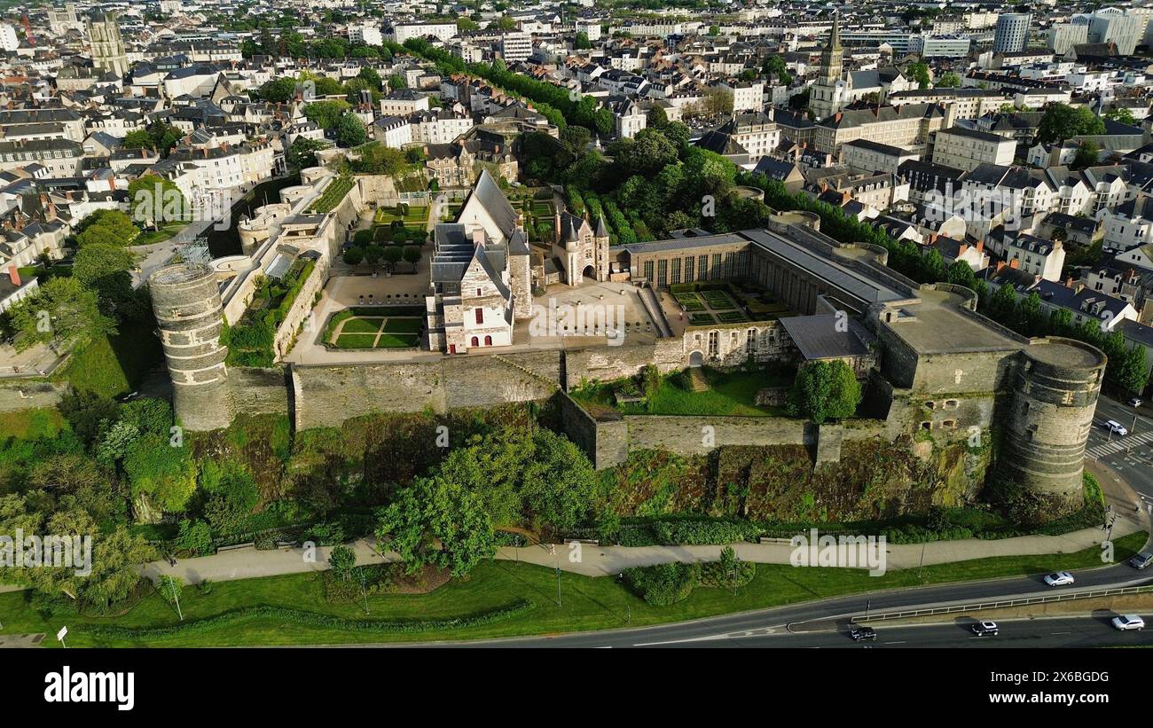 Château D'Angers – Vue D'ensemble, Carte Postale Ou Gravure Ancienne