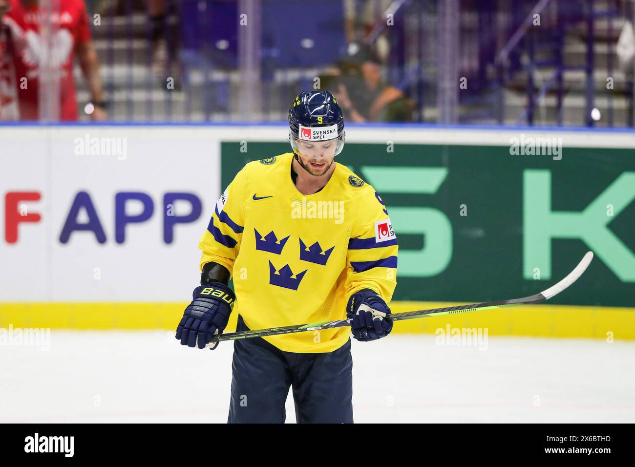 Ostrava, République tchèque. 12 mai 2024. #9 Kempe Adrian, de Suède, vu lors du match du Championnat mondial de hockey sur glace 2024 de l’IIHF entre la Suède et la Pologne à l’Ostravar Arena Ostrava. Score final : Suède 5:1 Pologne. (Photo de Grzegorz Wajda/SOPA images/SIPA USA) crédit : SIPA USA/Alamy Live News Banque D'Images