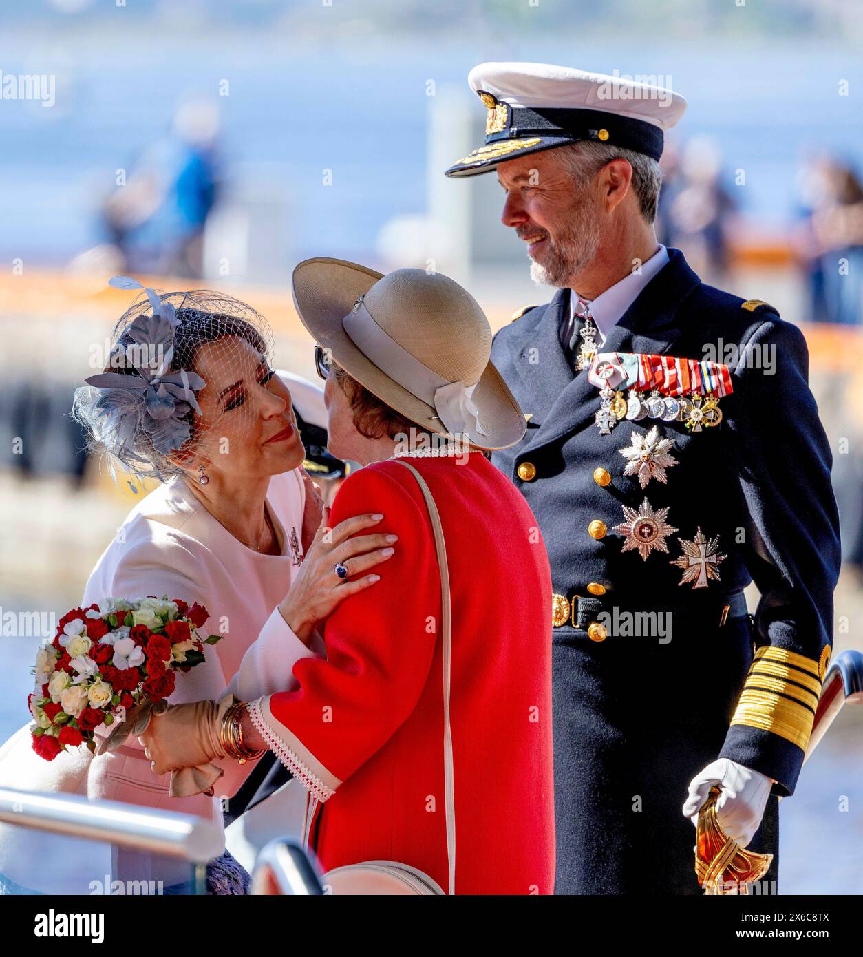 Oslo, norvégien. 14 mai 2024. Le roi Frederik X et la reine Marie de Danemark et la reine Sonja de Norvège à Honnorbryggen à Oslo, le 14 mai 2024, pour la cérémonie de bienvenue officielle, le 1er d'une visite officielle de 2 jours du Danemark en Norvège crédit : Albert Nieboer/Netherlands OUT/point de vue OUT/dpa/Alamy Live News Banque D'Images