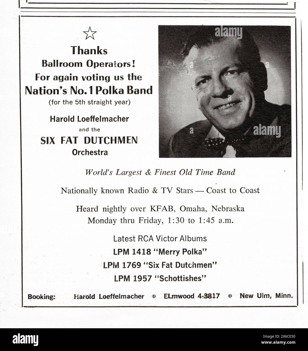 Une publicité destinée aux bookers de salle de bal dans un magazine du début des années 1960 pour Harold Loeffelmacher et le six Fat Dutchmen Orchestra, le groupe de Polka des Nations #1 (une phrase que je n'ai jamais écrite auparavant)., Banque D'Images