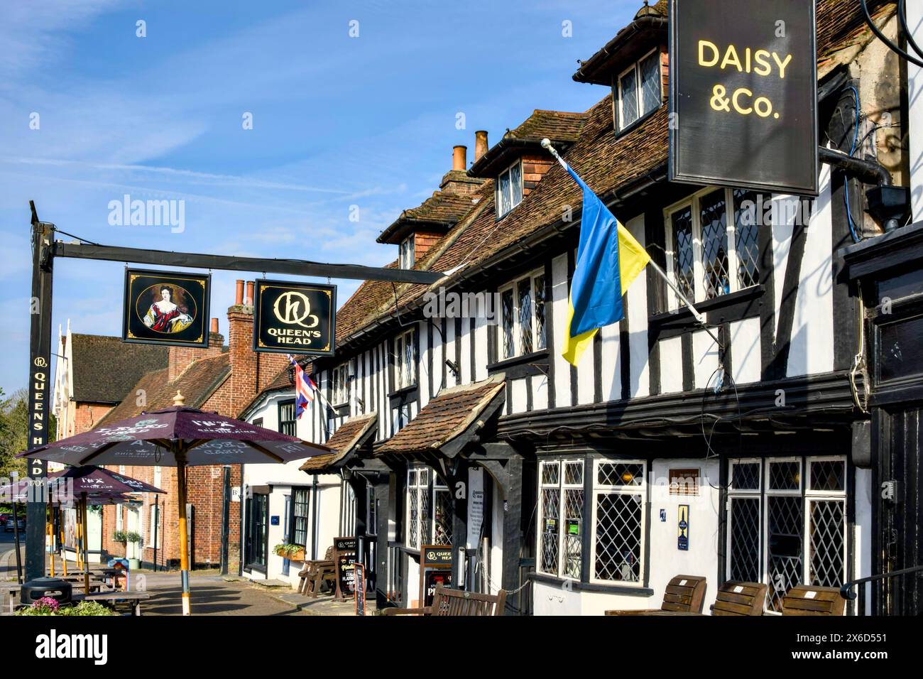 Queens Head public House, High Street, Pinner, Borough of Harrow, Londres, Angleterre, Royaume-Uni Banque D'Images