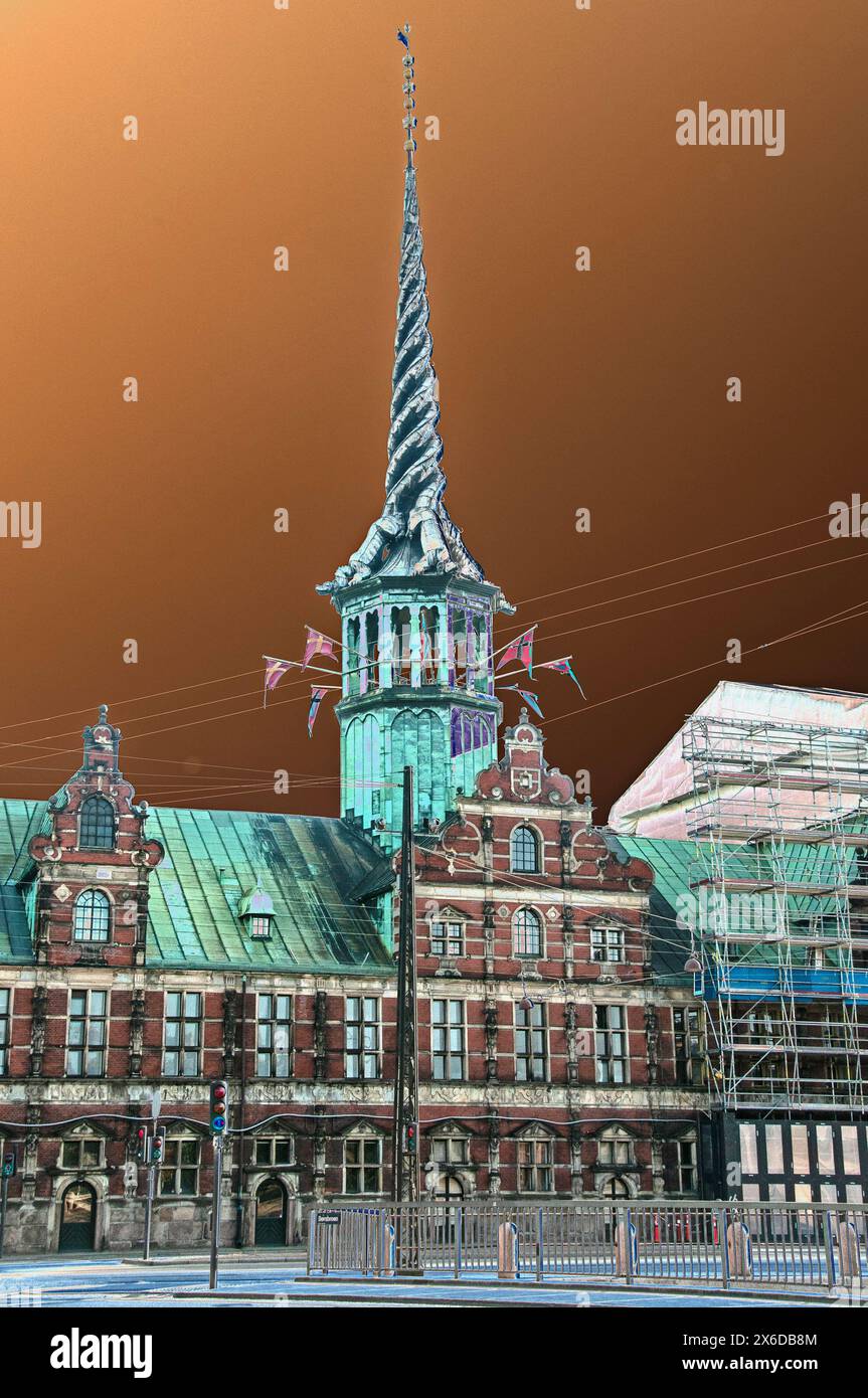 Stranger Than Fiction - vue d'un autre monde - Borsen - célèbre Spire - ancien bâtiment de la Bourse Banque D'Images