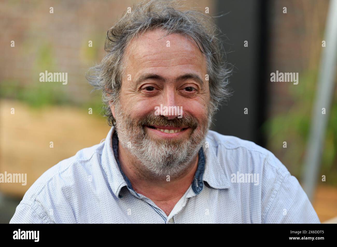 Jaco Vandormael dans les coulisses, au Théâtre 140 à Bruxelles pendant le Festival du film de Bruxelles | au Theatre 140, c'est la fete a Yolande Moreau pendentif Banque D'Images