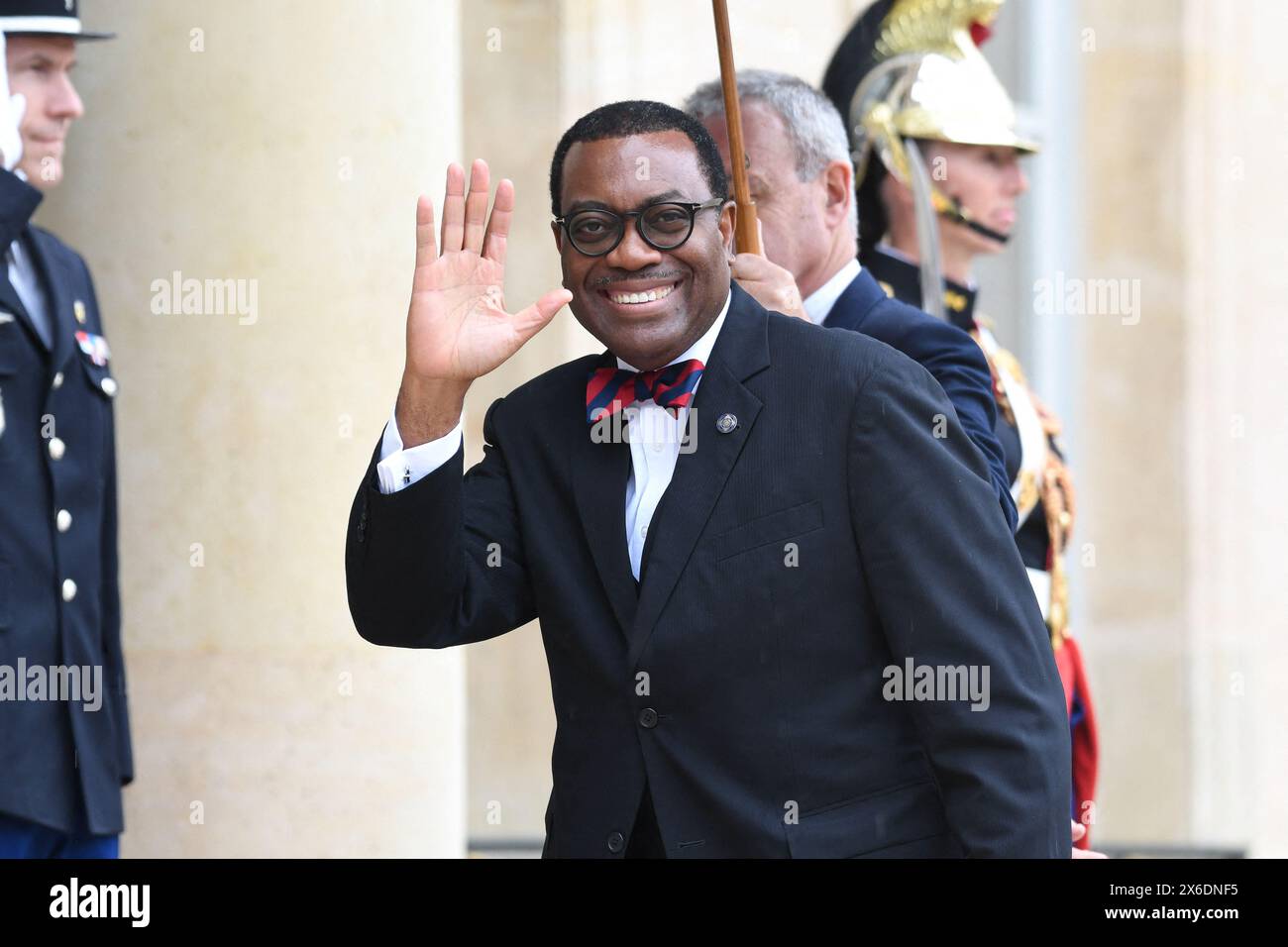 France, France. 14 mai 2024. Le président du Groupe de la Banque africaine de développement, Akinwumi Adesina, arrive pour une réunion dans le cadre du Sommet sur la cuisine propre en Afrique au Palais présidentiel de l’Elysée à Paris, en France, le 14 mai 2024. Photo de Lionel Urman/ABACAPRESS. COM Credit : Abaca Press/Alamy Live News Banque D'Images