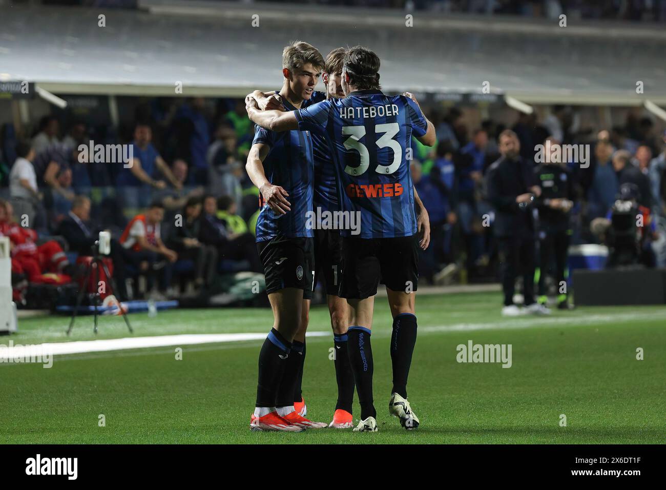 Bergame, Italie. 12 mai 2024. Italie, Bergame, 12 mai 2024 : Charles de Ketelaere (Atalanta) marque et célèbre le but 1-0 à 18' lors du match de football Atalanta BC vs AS Roma, jour 36 Serie A Tim 2023-2024 Gewiss StadiumAtalanta BC vs AS Roma, Lega Calcio Serie A 2023/2024 jour 36 au stade Gewiss (photo de Fabrizio Andrea Bertani/Pacific Press/Sipa USA) crédit : Sipa USA/Alamy Live News Banque D'Images