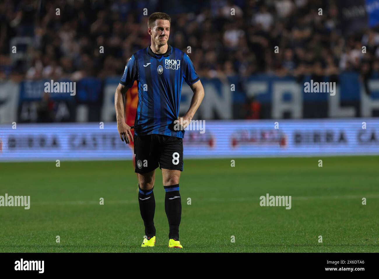 Bergame, Italie. 12 mai 2024. Italie, Bergame, 12 mai 2024 : Mario Pasalic (Atalanta) attend un lancer de gardien de but en deuxième mi-temps pendant le match de football Atalanta BC vs AS Roma, jour 36 Serie A Tim 2023-2024 Gewiss StadiumAtalanta BC vs AS Roma, Lega Calcio Serie A 2023/2024 jour 36 au stade Gewiss (photo de Fabrizio Andrea Bertani/Pacific Press/Sipa USA) crédit : Sipa USA/Alamy Live News Banque D'Images