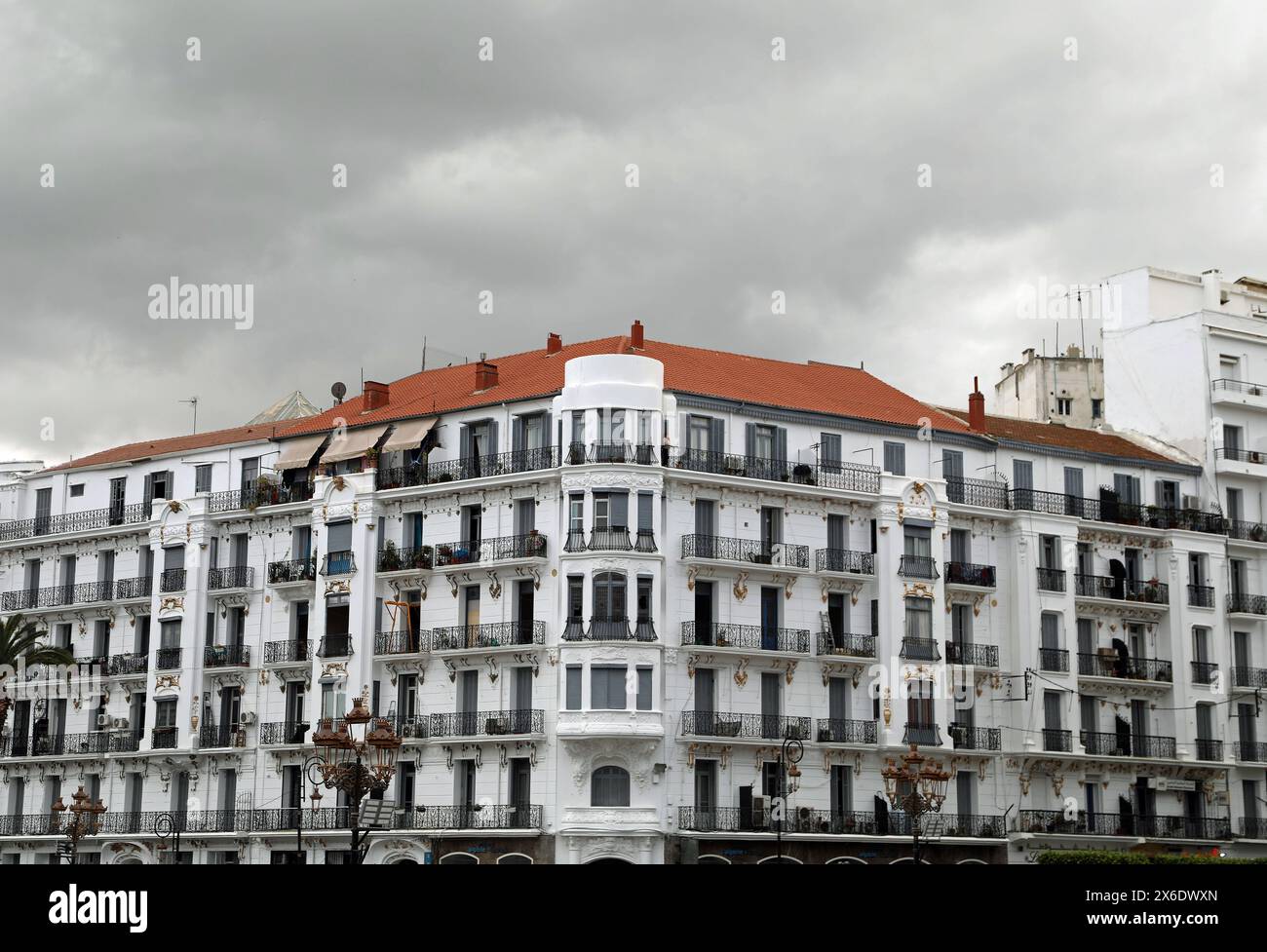 Appartements de l'époque coloniale à Alger Banque D'Images
