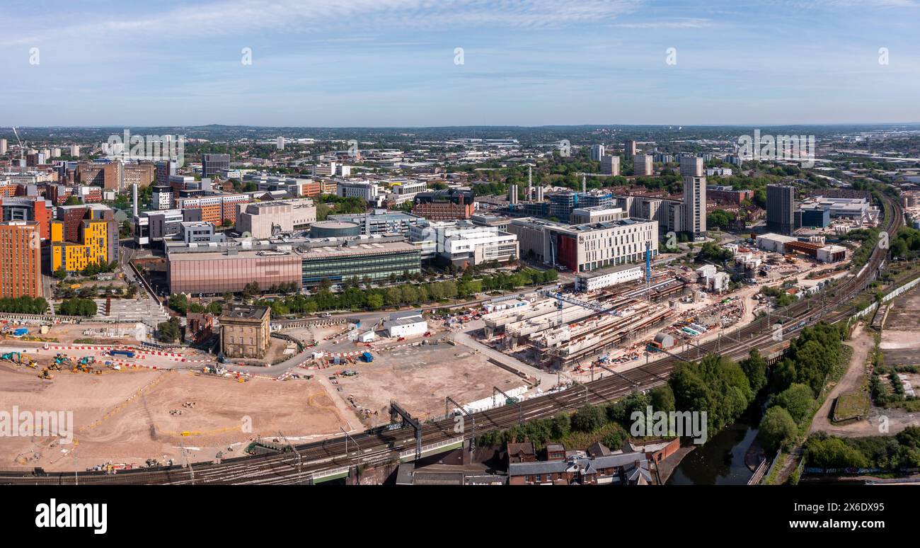 BIRMINGHAM, ROYAUME-UNI - 11 MAI 2024. Une vue panoramique aérienne du quartier Curzon Street du centre-ville de Birmingham avec les bâtiments de l'université de Birmingham et Banque D'Images
