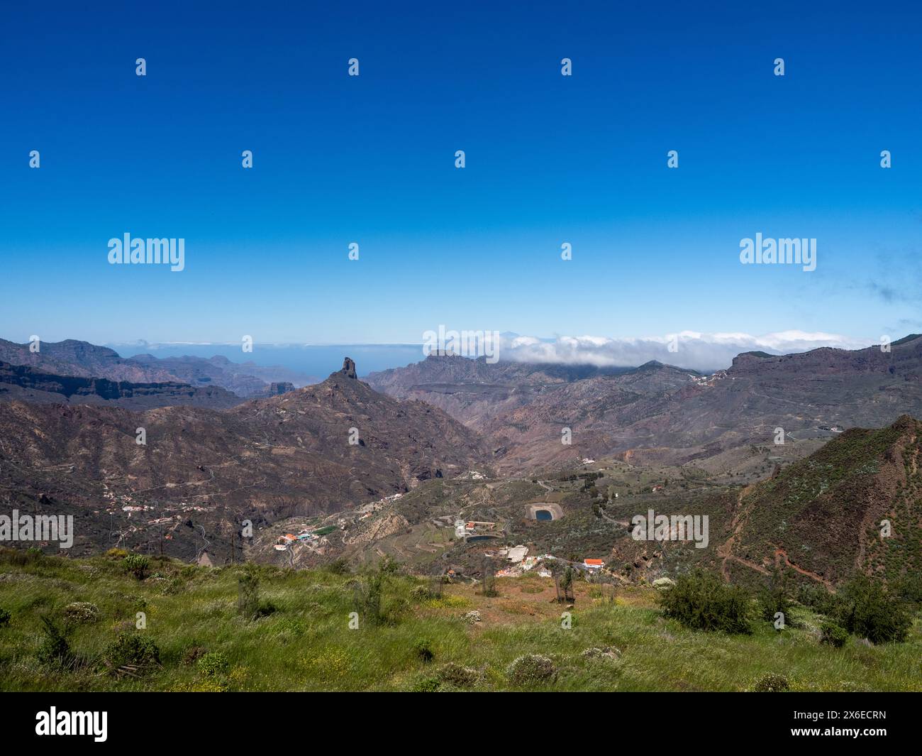 Vue panoramique depuis le point de vue de Degollada de Becerra où vous pouvez voir le Roque Nublo et le pic Teide Banque D'Images