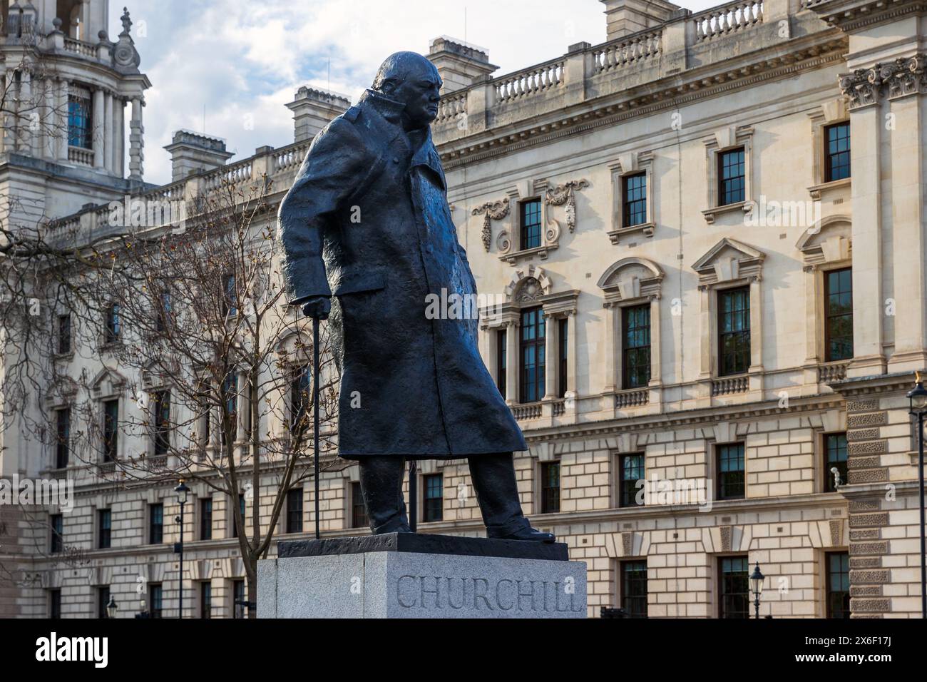 Statue du sculpteur Ivor Robert-Jones de Winston Churchill, Parliament Square, Londres, lundi 29 avril 2024. photo : David Rowland / One-Image.com Banque D'Images